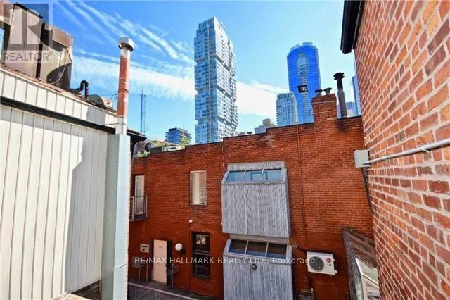304 - 270 Adelaide Street W, Toronto, Ontario  M5H 1Y2 - Photo 12 - C12278958