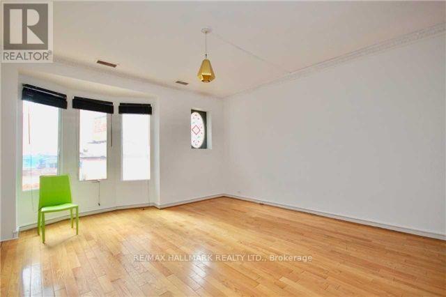 304 - 270 Adelaide Street W, Toronto, Ontario  M5H 1Y2 - Photo 2 - C12278958