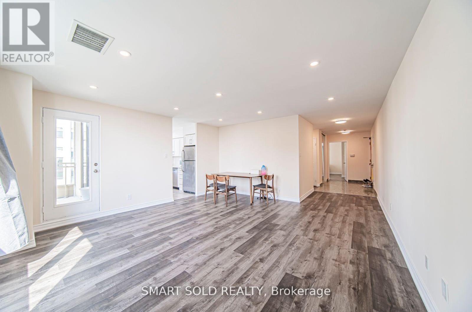 Ph210 - 256 Doris Avenue, Toronto, Ontario  M2N 6X8 - Photo 3 - C12279082