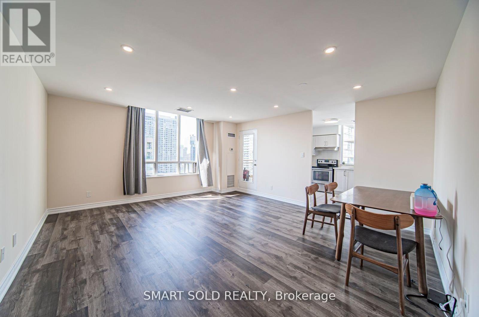 Ph210 - 256 Doris Avenue, Toronto, Ontario  M2N 6X8 - Photo 4 - C12279082