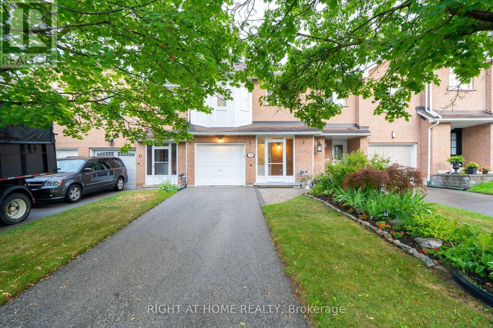 Property at 9 ROYAL CEDAR COURT image 3
