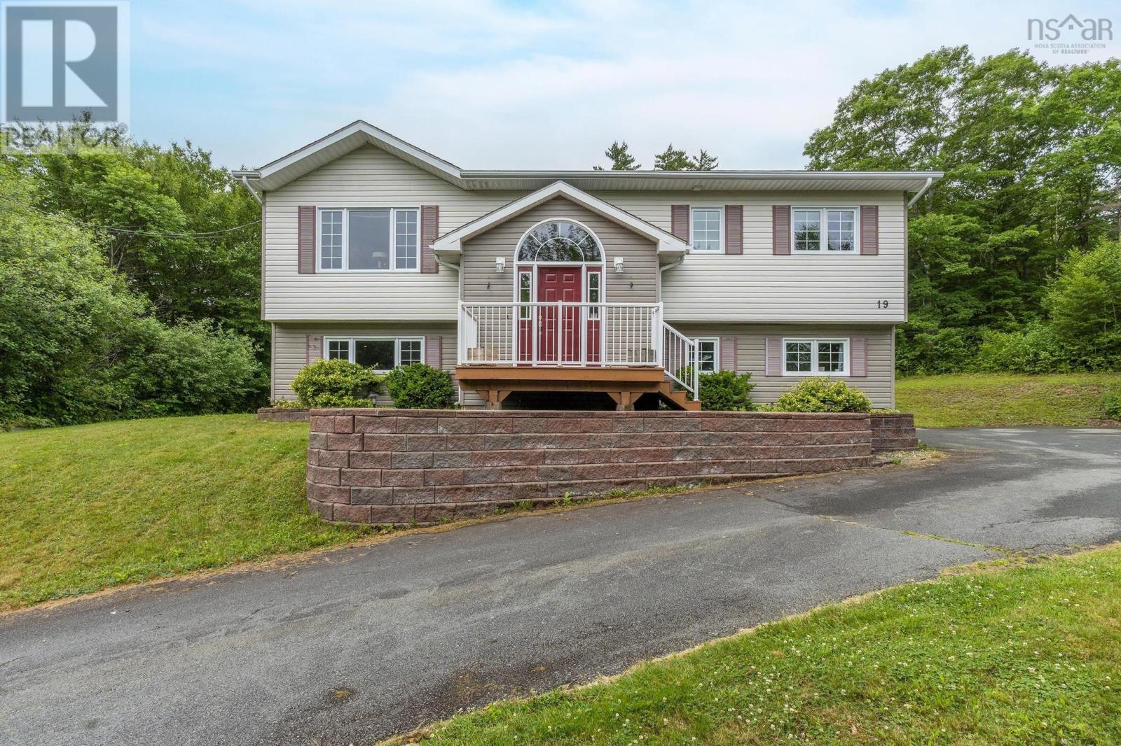 Property at 19 Bainbridge Court image 1