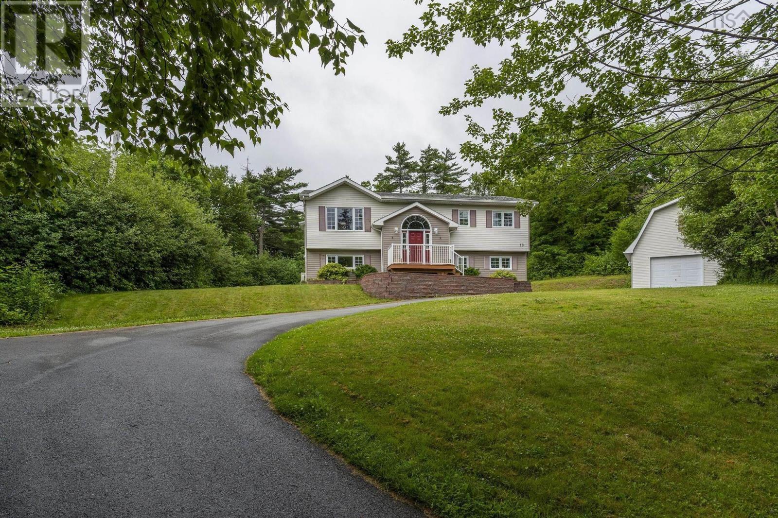 Property at 19 Bainbridge Court image 3