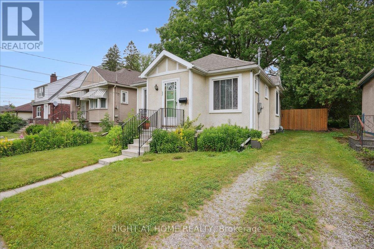 Property at 223 BROADWAY AVENUE image 2