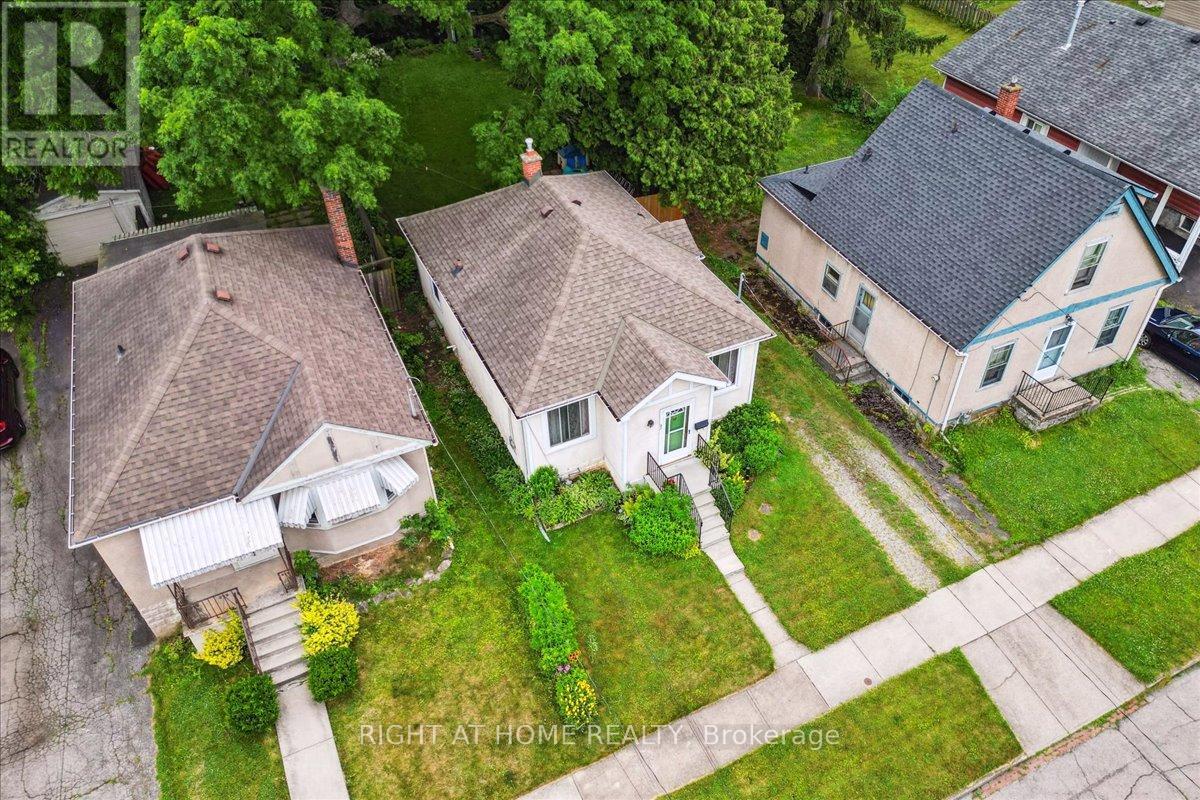 Property at 223 BROADWAY AVENUE image 4