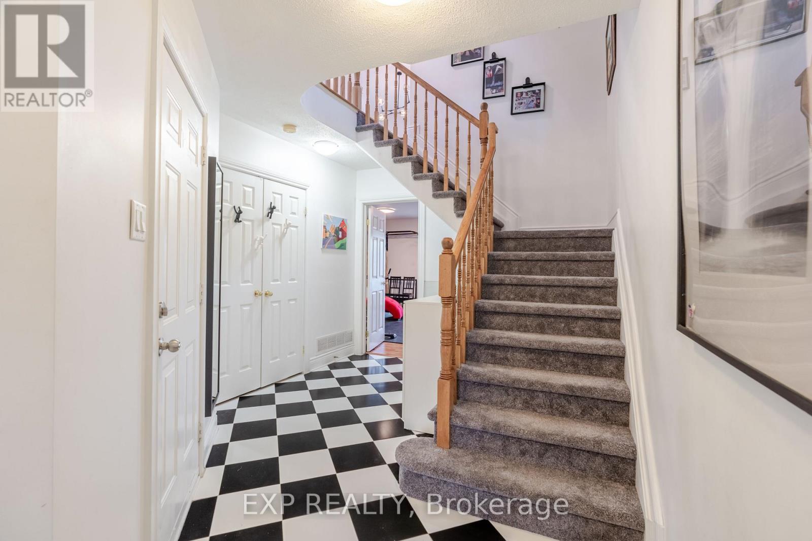 Property at 97 CASTLE GLEN CRESCENT image 3