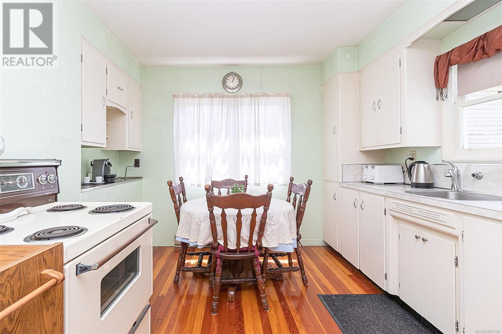 Property at 9674 Third St image 5