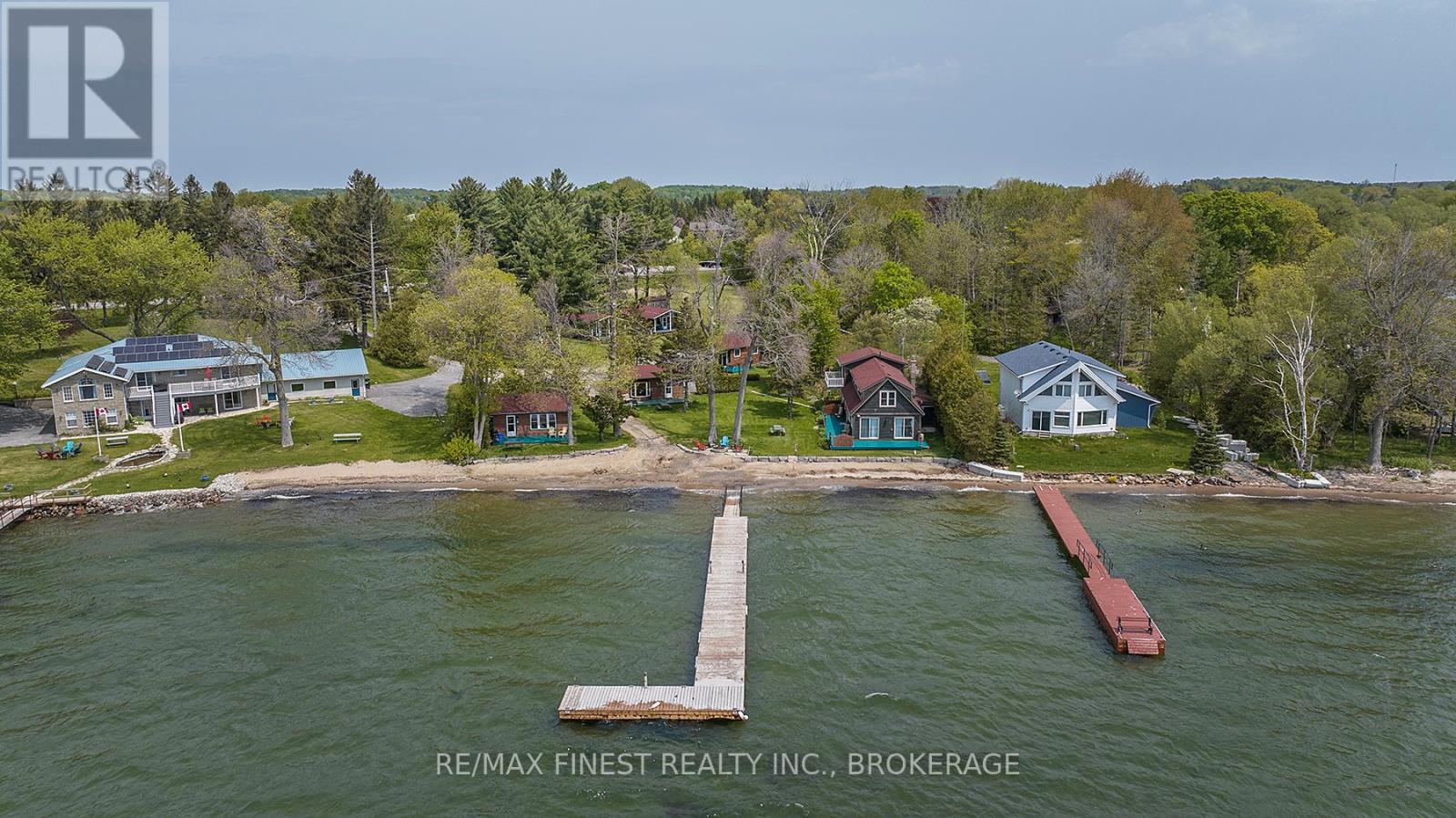 135 Thousand Islands Parkway, Front Of Leeds & Seeleys Bay, Ontario  K7G 2V4 - Photo 1 - X12279323