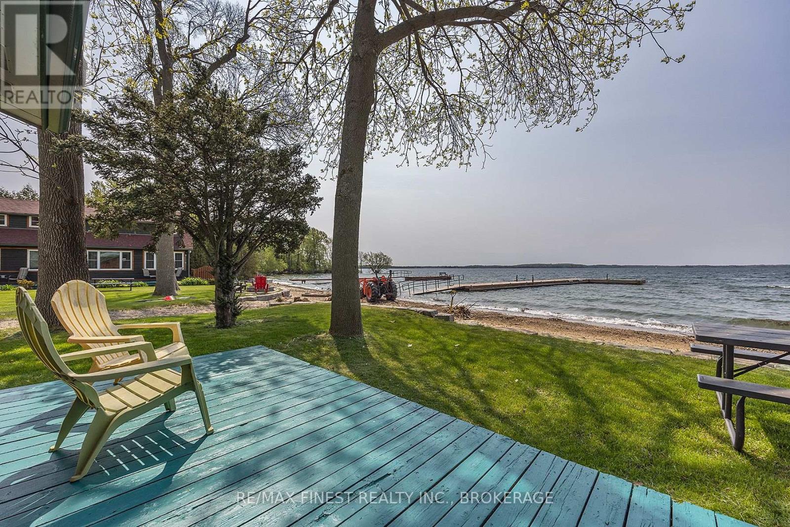 135 Thousand Islands Parkway, Front Of Leeds & Seeleys Bay, Ontario  K7G 2V4 - Photo 12 - X12279323