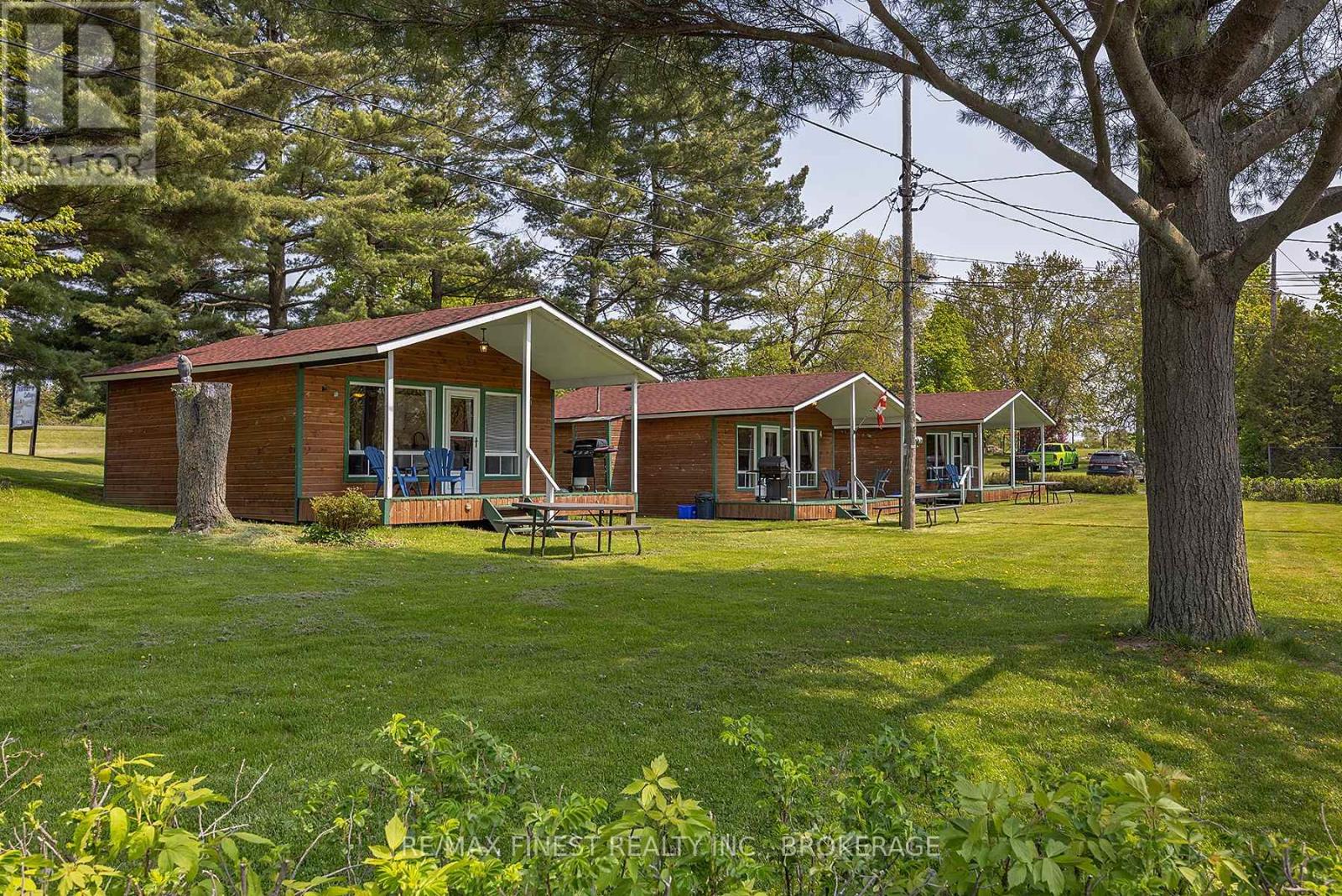 135 Thousand Islands Parkway, Front Of Leeds & Seeleys Bay, Ontario  K7G 2V4 - Photo 15 - X12279323