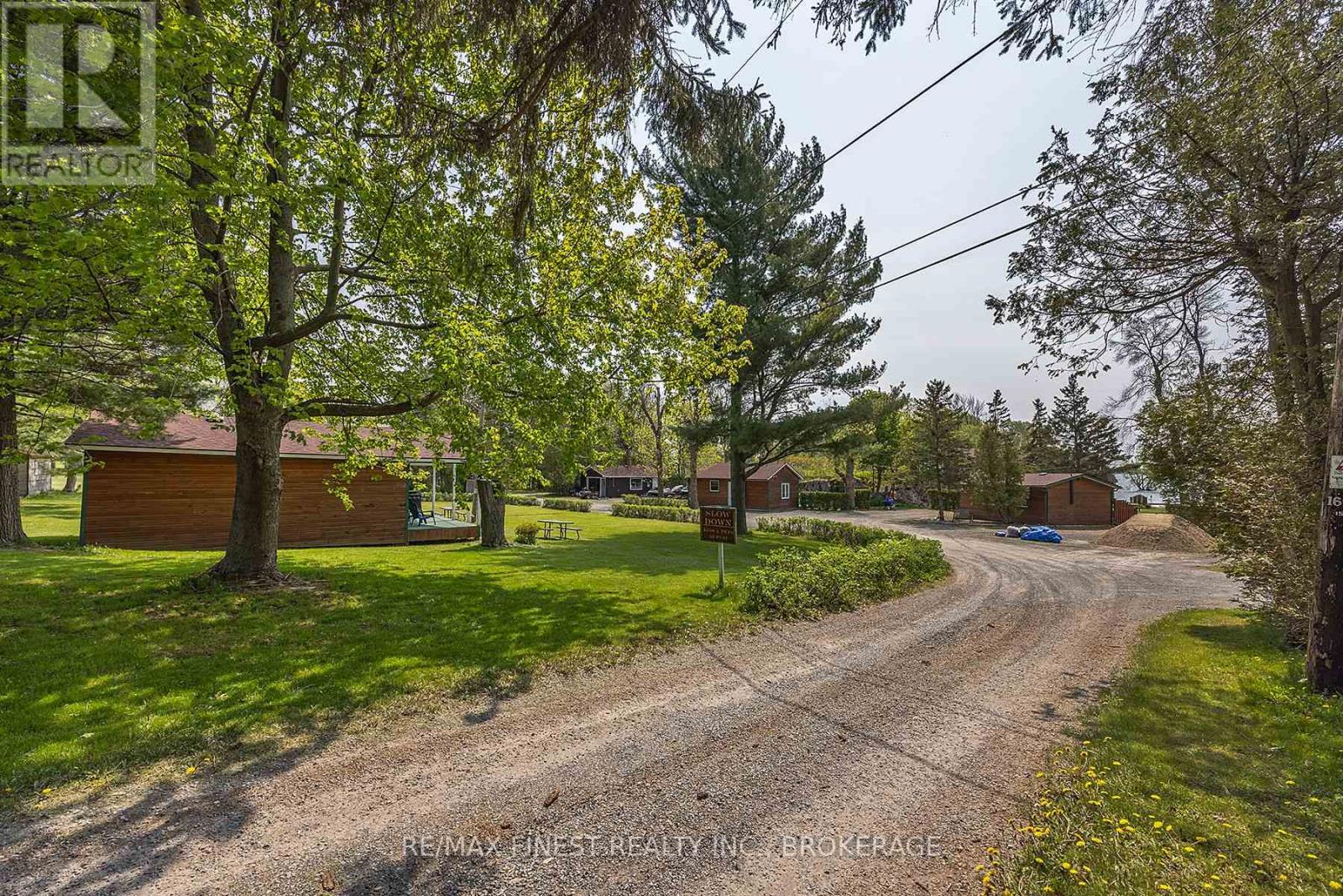 135 Thousand Islands Parkway, Front Of Leeds & Seeleys Bay, Ontario  K7G 2V4 - Photo 17 - X12279323