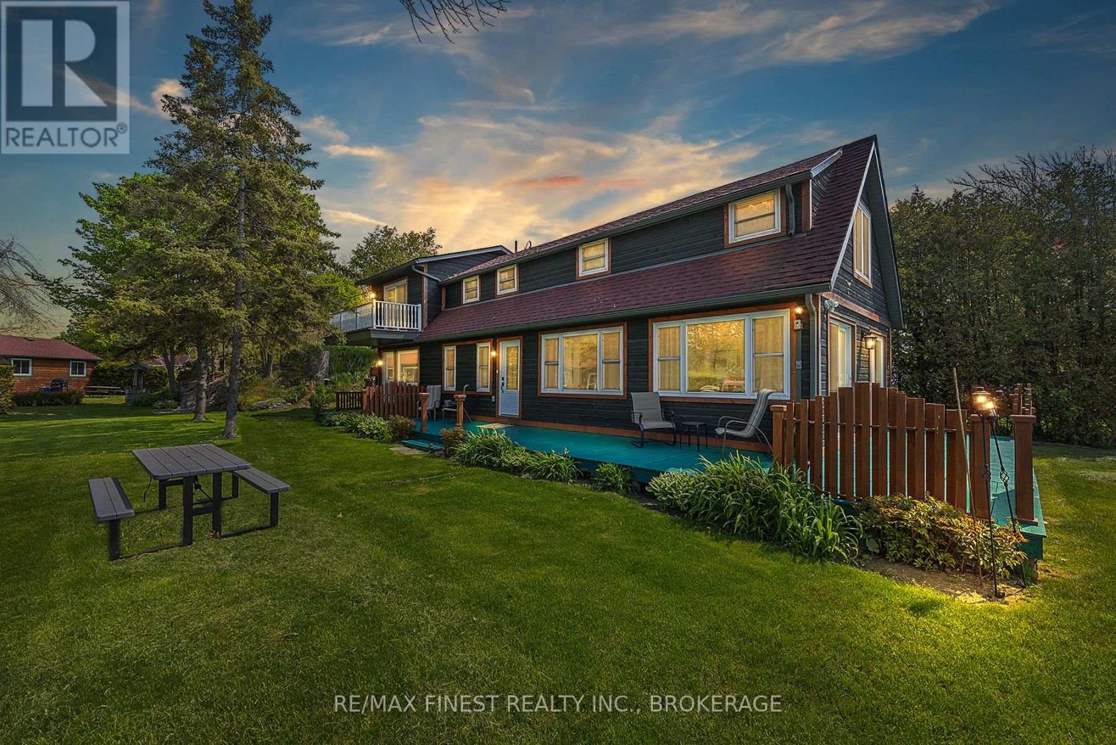 135 Thousand Islands Parkway, Front Of Leeds & Seeleys Bay, Ontario  K7G 2V4 - Photo 2 - X12279323