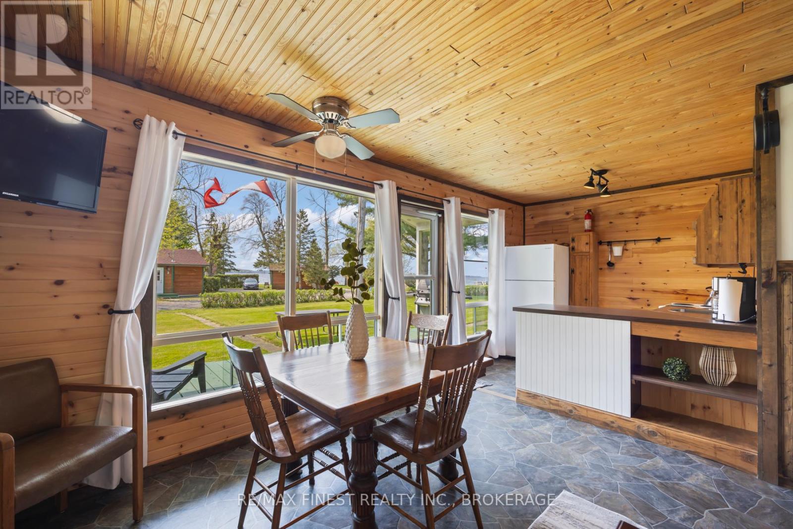 135 Thousand Islands Parkway, Front Of Leeds & Seeleys Bay, Ontario  K7G 2V4 - Photo 35 - X12279323