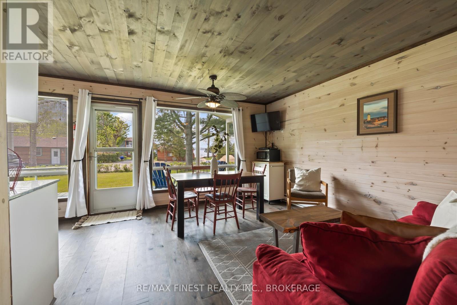 135 Thousand Islands Parkway, Front Of Leeds & Seeleys Bay, Ontario  K7G 2V4 - Photo 38 - X12279323