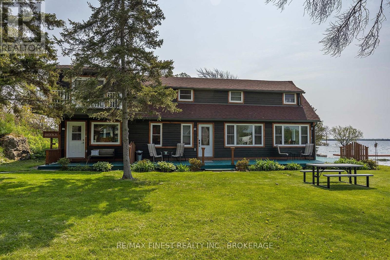 135 Thousand Islands Parkway, Front Of Leeds & Seeleys Bay, Ontario  K7G 2V4 - Photo 9 - X12279323