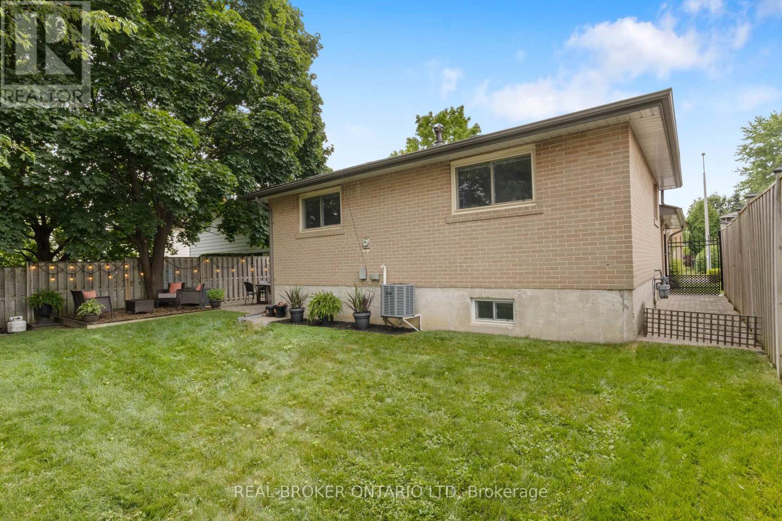 50 Watson Crescent, Brampton, Ontario  L6W 1E7 - Photo 39 - W12279338