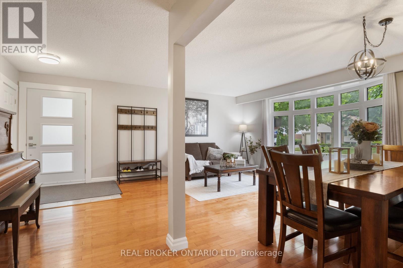 50 Watson Crescent, Brampton, Ontario  L6W 1E7 - Photo 6 - W12279338