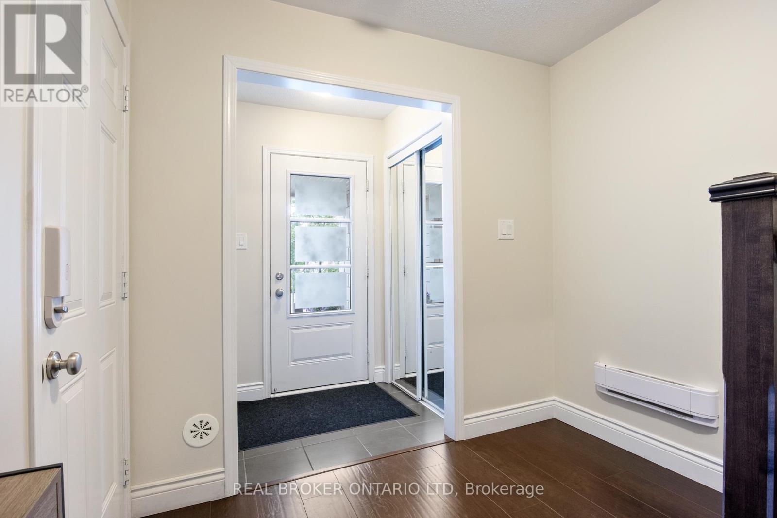 Property at 100 BAYCLIFFE CRESCENT image 4