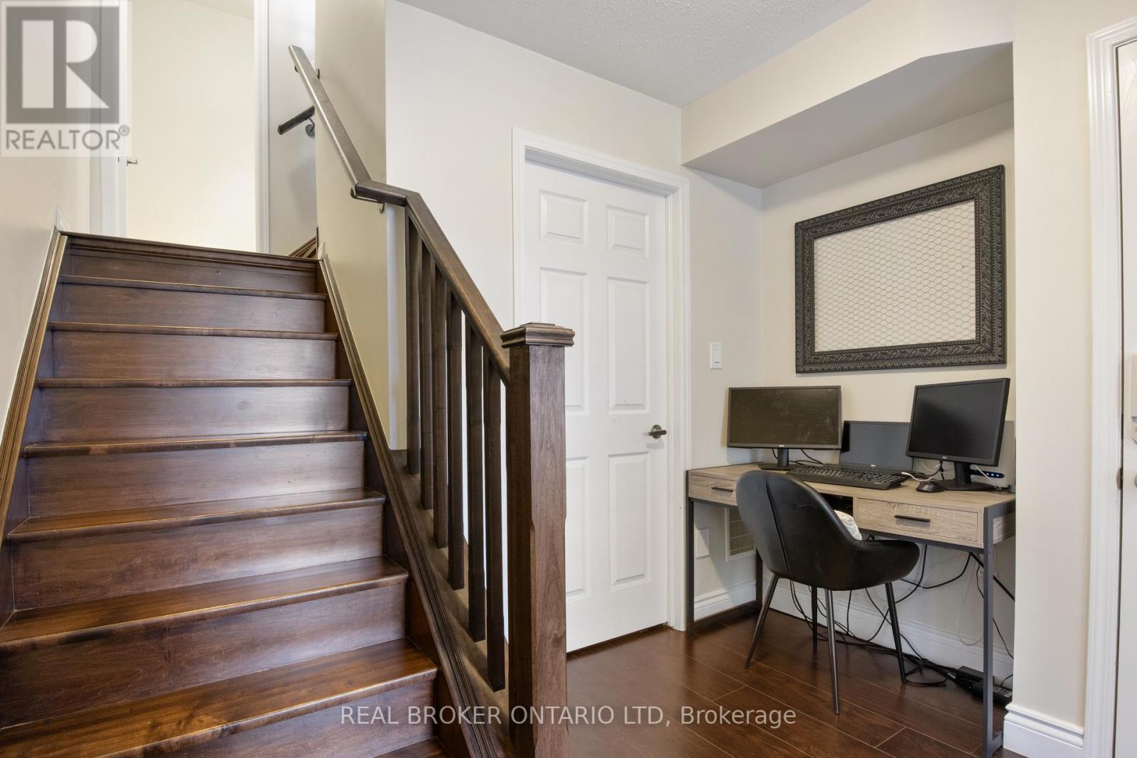 Property at 100 BAYCLIFFE CRESCENT image 5