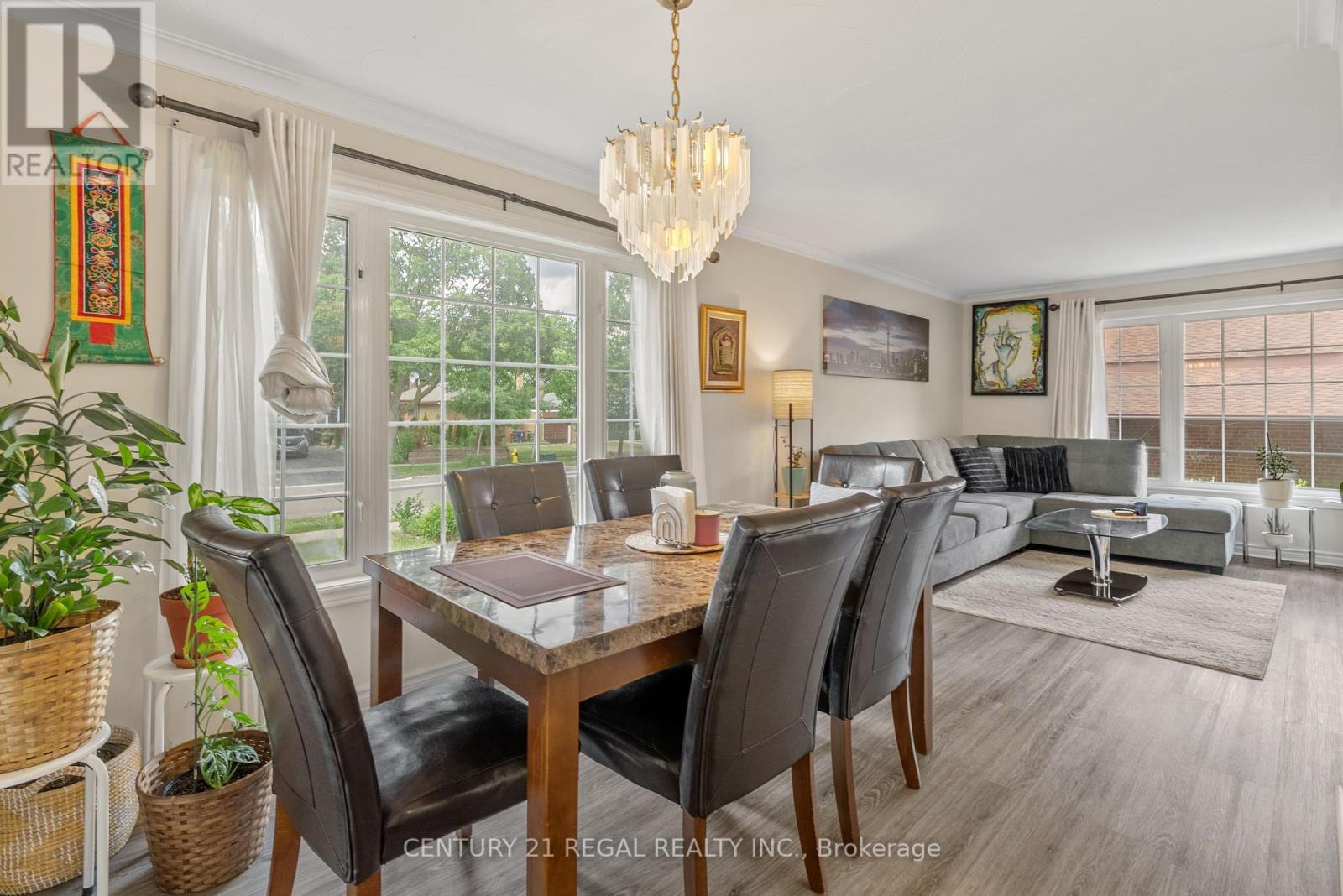 Property at 97 WESTHAMPTON DRIVE image 4