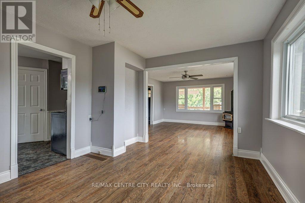 7953 Union Road, Southwold, Ontario  N0L 1K0 - Photo 14 - X12279334