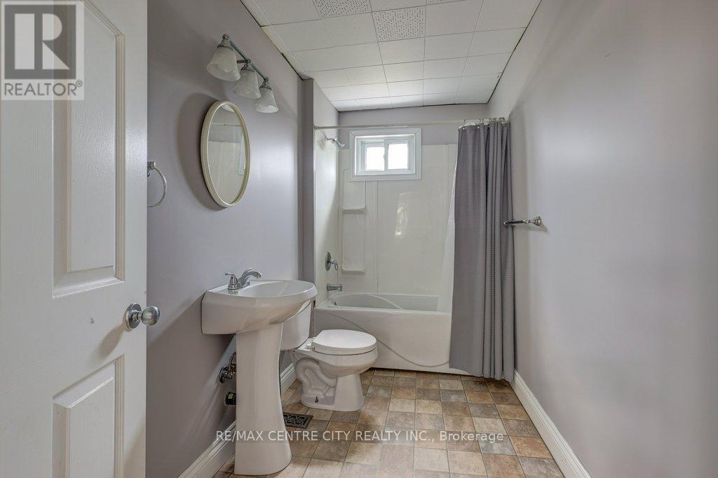 7953 Union Road, Southwold, Ontario  N0L 1K0 - Photo 23 - X12279334