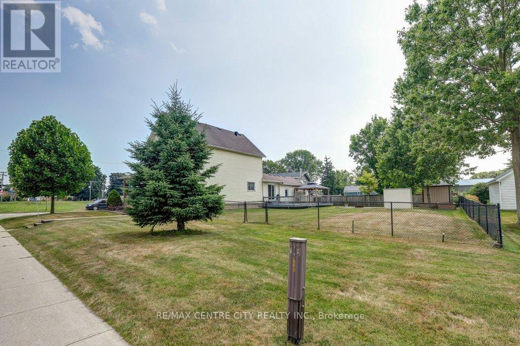 7953 Union Road, Southwold, Ontario  N0L 1K0 - Photo 37 - X12279334