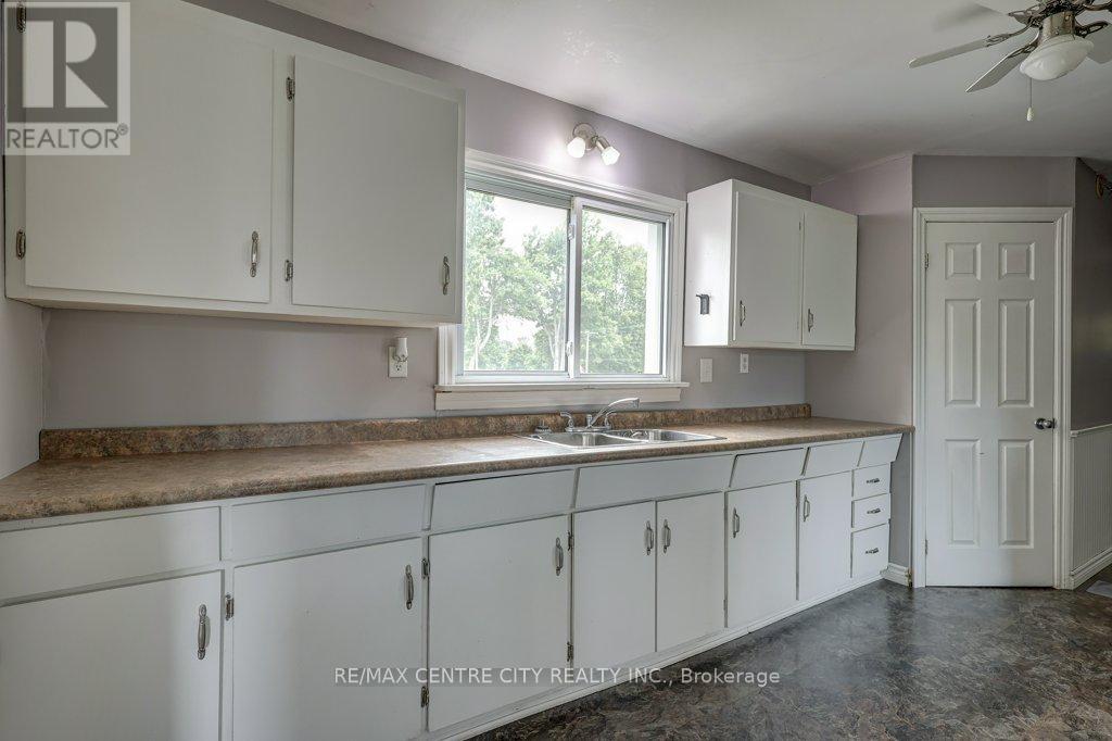 7953 Union Road, Southwold, Ontario  N0L 1K0 - Photo 8 - X12279334