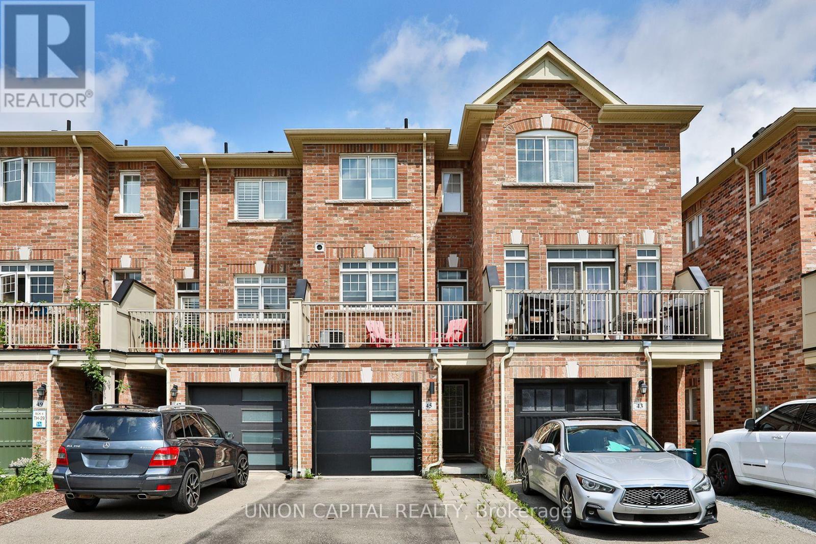 Property at 45 DUNDAS WAY image 1