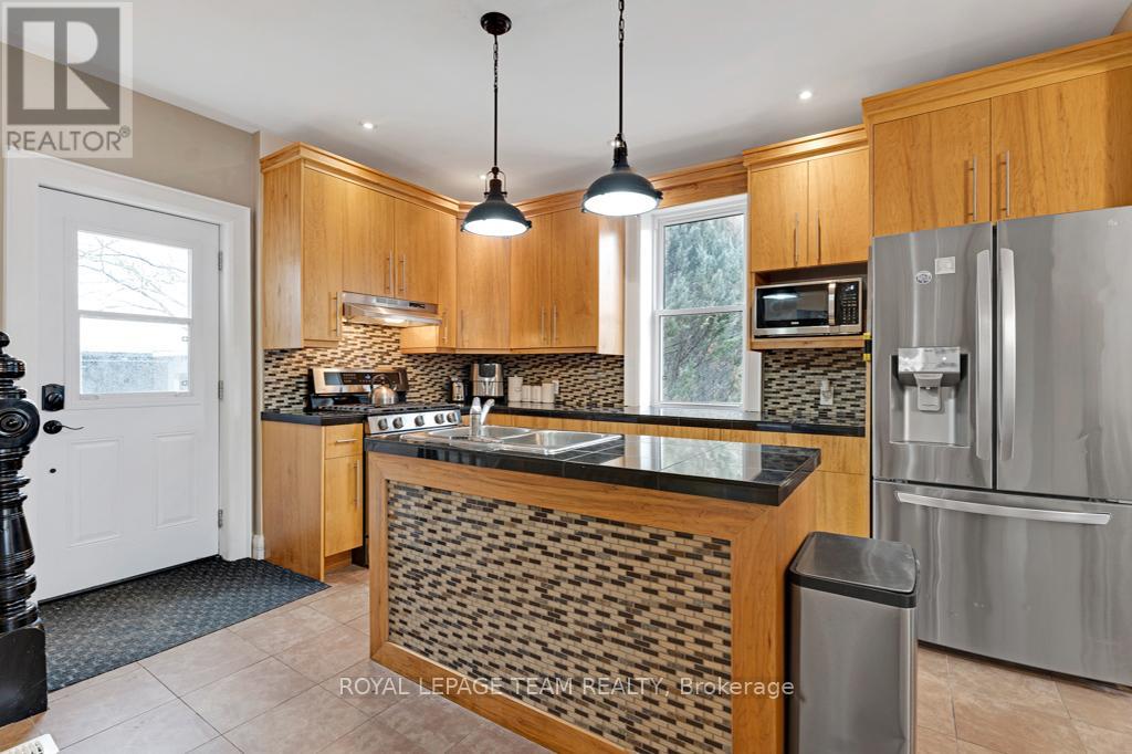 52 Main Street, Merrickville-Wolford, Ontario  K0G 1N0 - Photo 13 - X12279281