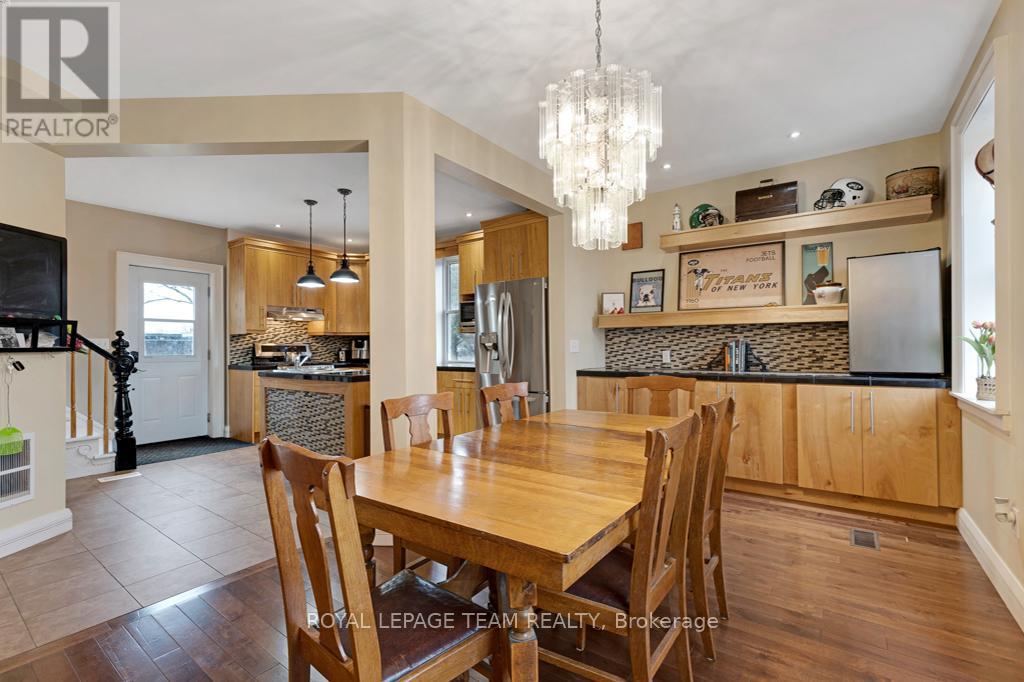 52 Main Street, Merrickville-Wolford, Ontario  K0G 1N0 - Photo 19 - X12279281