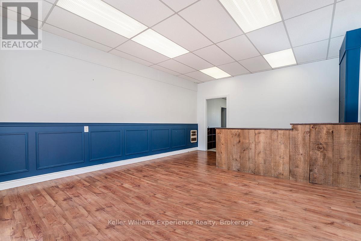 1 Simcoe Street, Penetanguishene, Ontario  L9M 1V2 - Photo 7 - S12279336