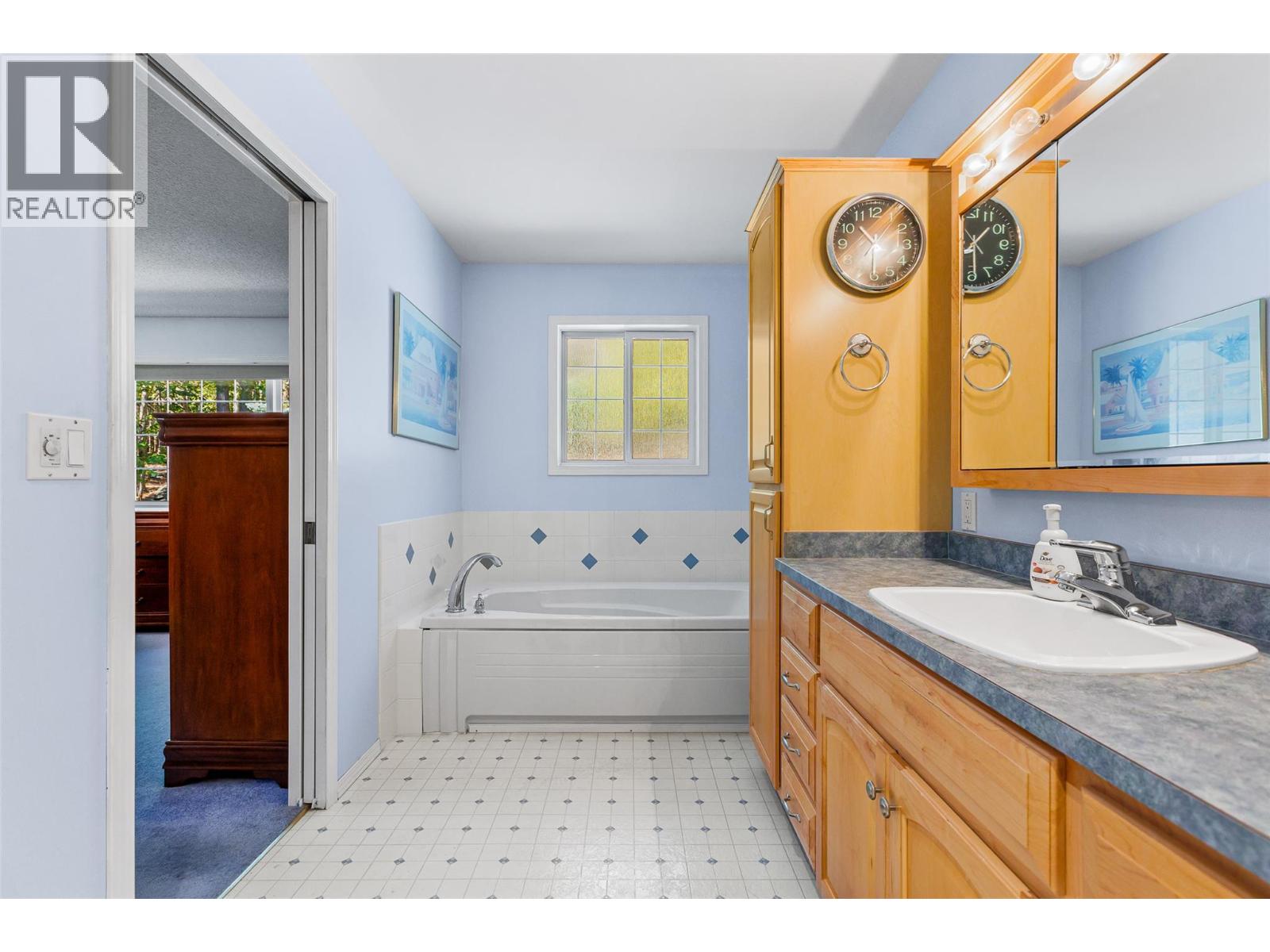 1548 Teetzel Road, Creston, British Columbia  V0B 1G7 - Photo 16 - 10355223