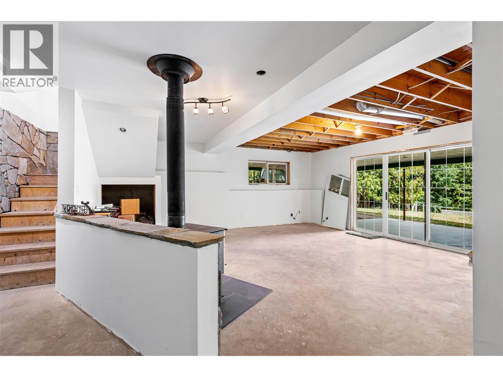 1548 Teetzel Road, Creston, British Columbia  V0B 1G7 - Photo 25 - 10355223