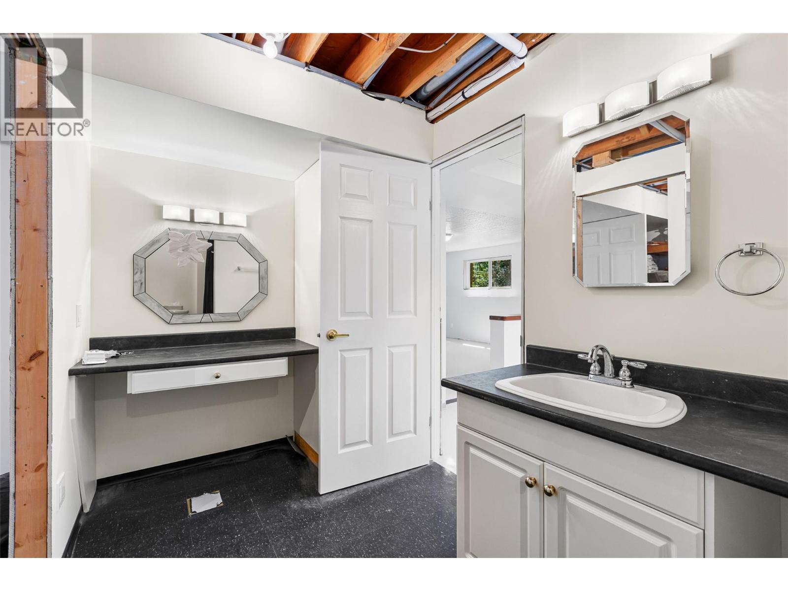 1548 Teetzel Road, Creston, British Columbia  V0B 1G7 - Photo 36 - 10355223