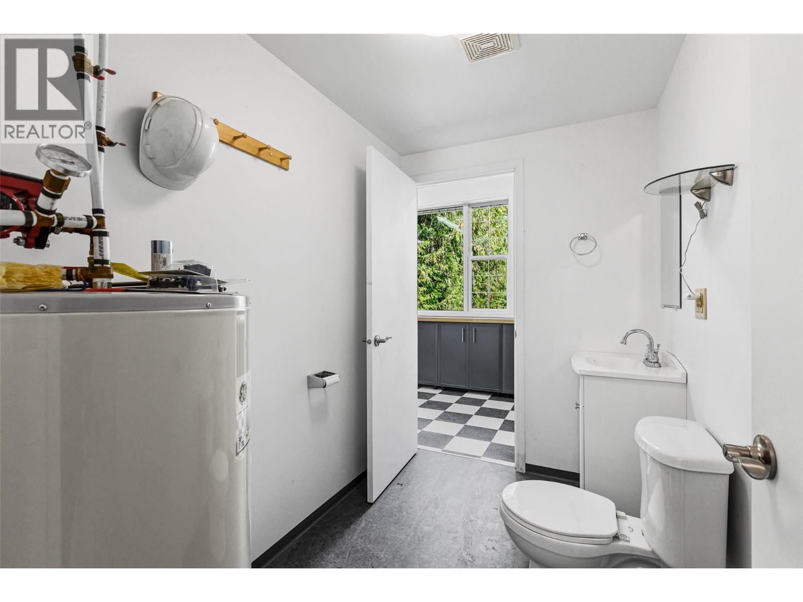 1548 Teetzel Road, Creston, British Columbia  V0B 1G7 - Photo 52 - 10355223