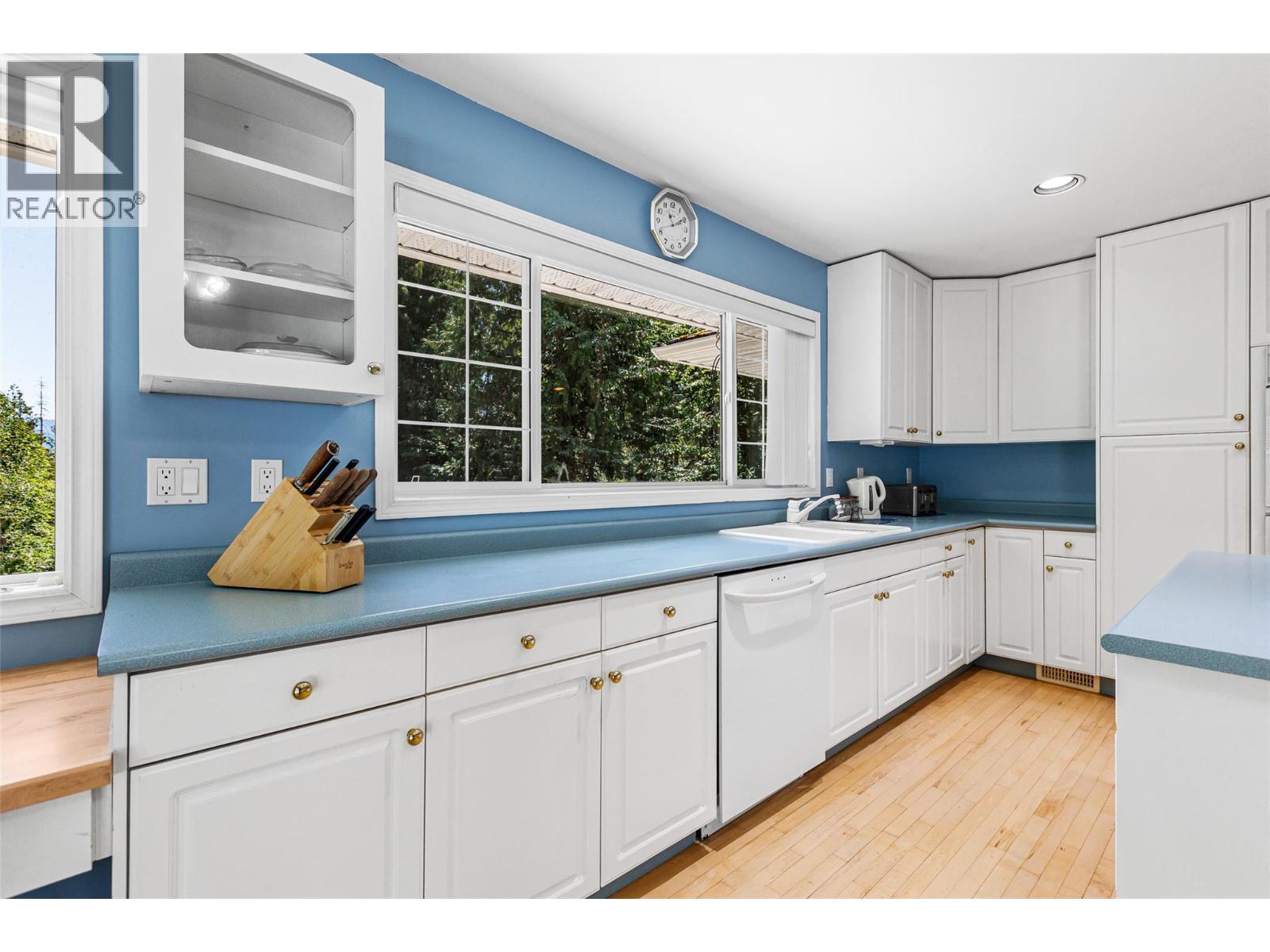 1548 Teetzel Road, Creston, British Columbia  V0B 1G7 - Photo 9 - 10355223