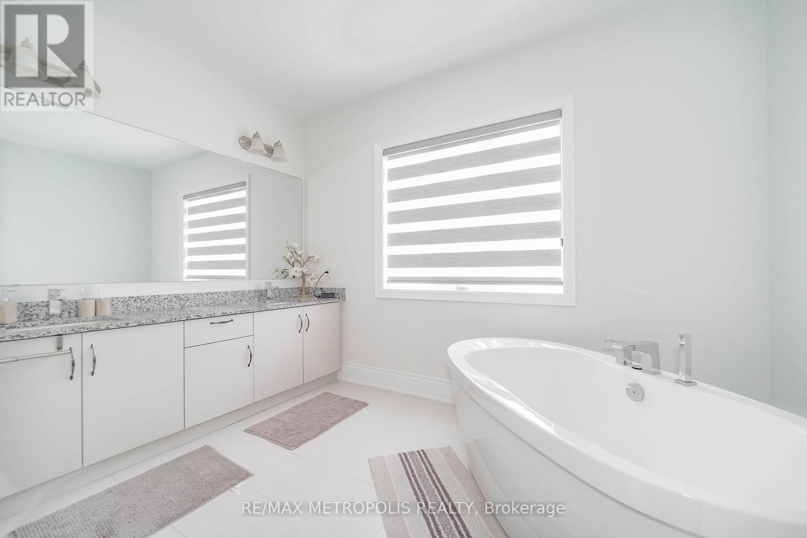 95 James Walker Avenue, Caledon, Ontario  L7C 4N1 - Photo 30 - W12279159