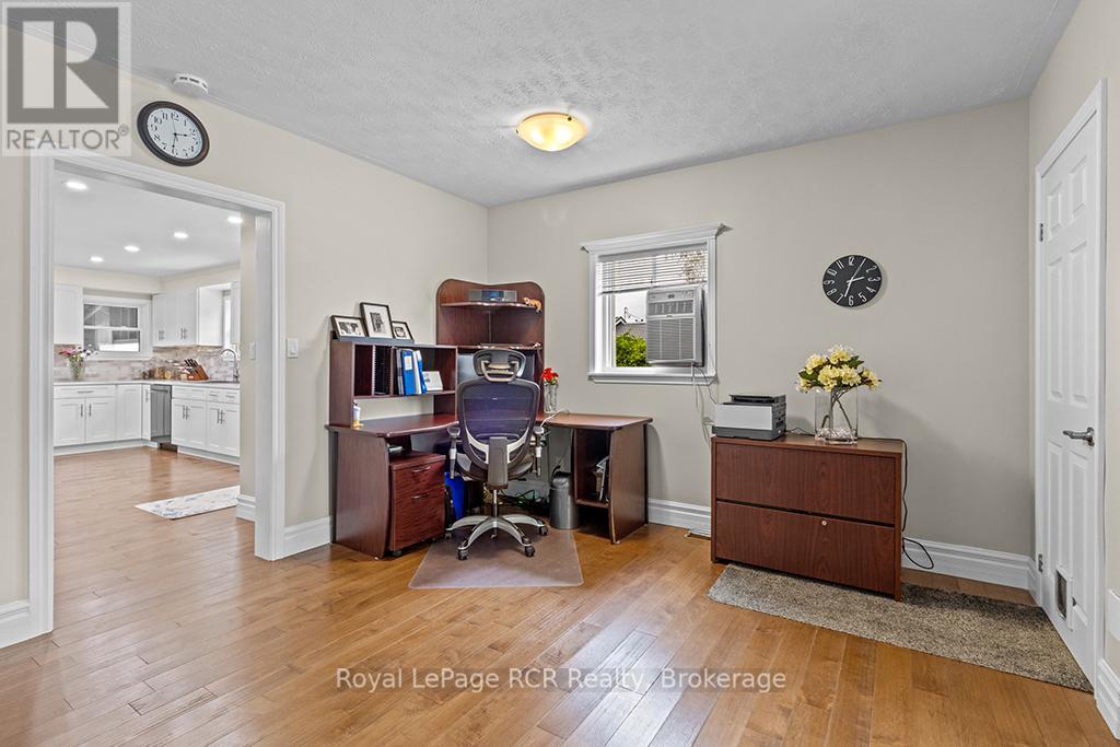 524 Scott Street, South Bruce Peninsula, Ontario  N0H 2T0 - Photo 10 - X12279252