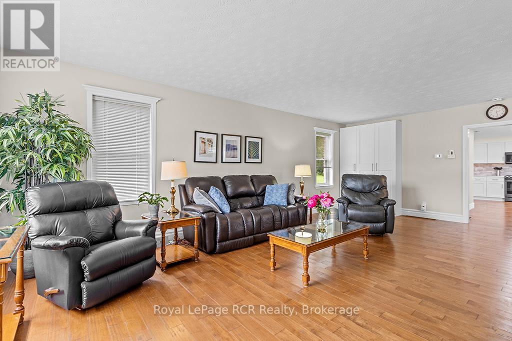 524 Scott Street, South Bruce Peninsula, Ontario  N0H 2T0 - Photo 7 - X12279252