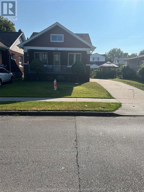 Property at 1006 PILLETTE image 2