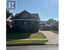1006 PILLETTE, Windsor, Ontario