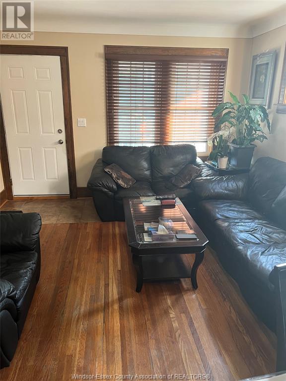 Property at 1006 PILLETTE image 3