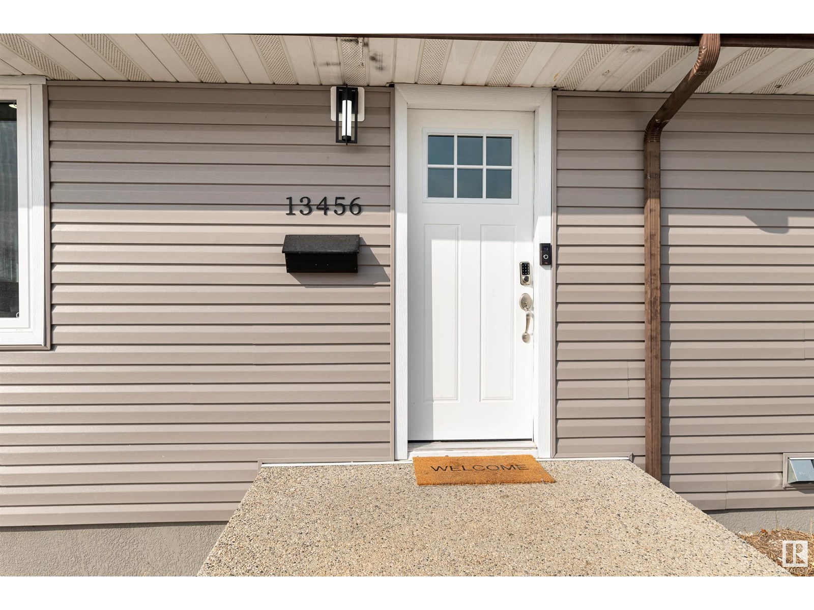 Property at 13456 107 ST NW image 3