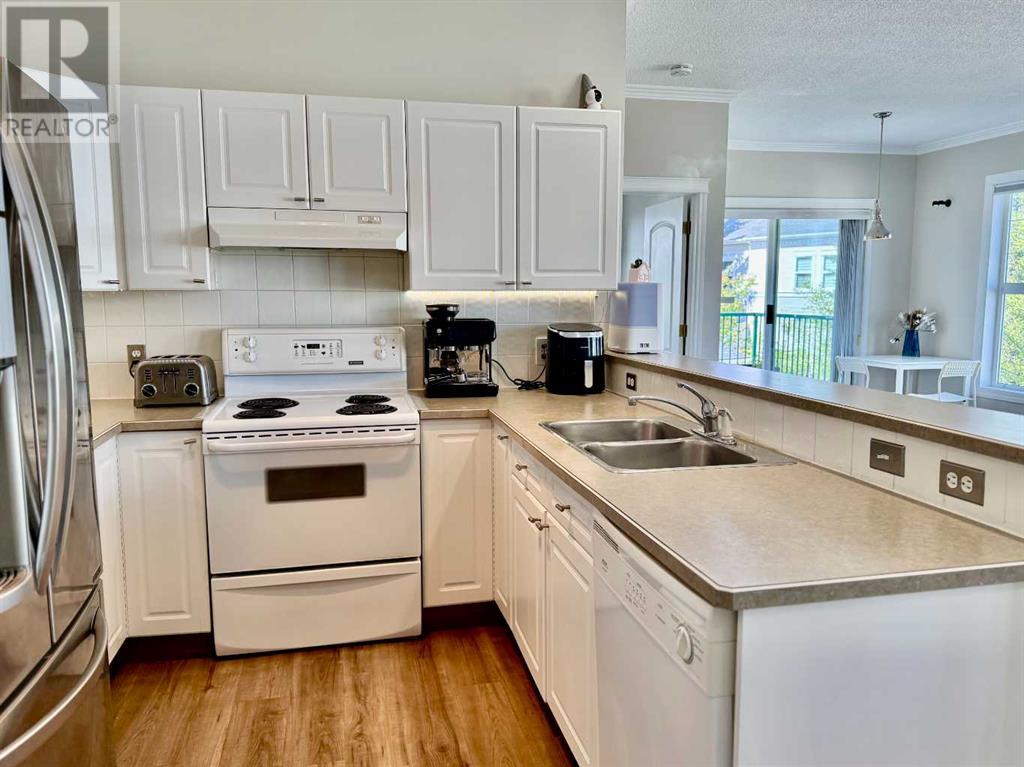 Property at 102 Prestwick Gardens SE image 3
