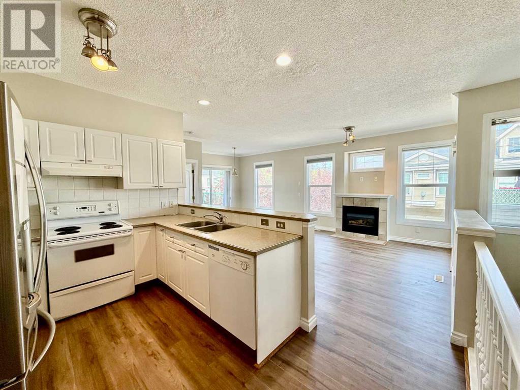 Property at 102 Prestwick Gardens SE image 5