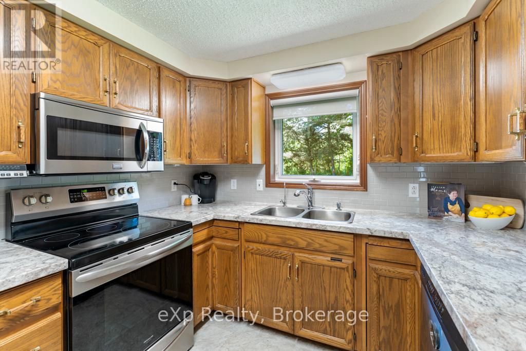 29 Everett Road, South Bruce Peninsula, Ontario  N0H 2T0 - Photo 13 - X12279408