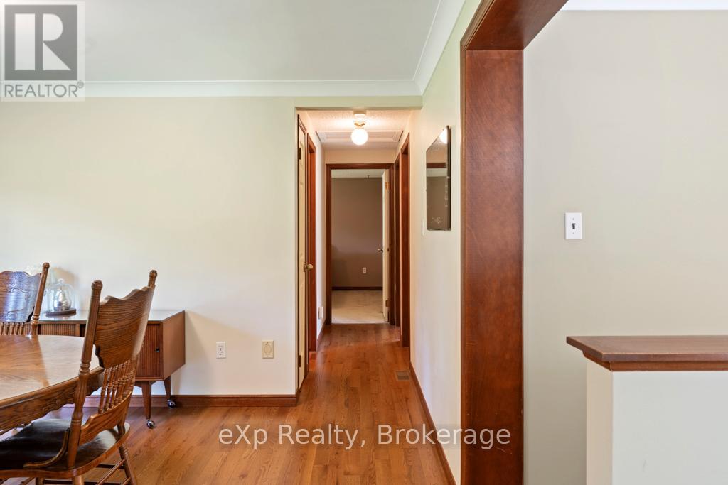 29 Everett Road, South Bruce Peninsula, Ontario  N0H 2T0 - Photo 18 - X12279408