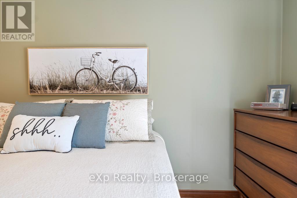 29 Everett Road, South Bruce Peninsula, Ontario  N0H 2T0 - Photo 23 - X12279408