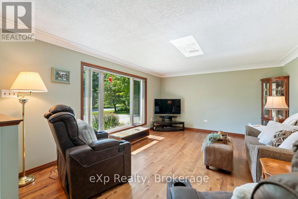 29 Everett Road, South Bruce Peninsula, Ontario  N0H 2T0 - Photo 5 - X12279408